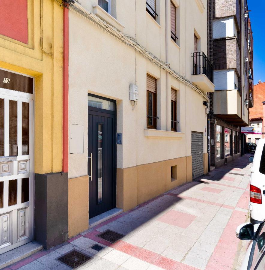 Housingleon - Muralla II Bagian luar foto